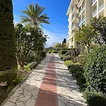 F2 Climatise, Piscine, Parking, A Pied Apartment Antibes