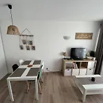 F2 Climatise, Piscine, Parking, A Pied Apartman