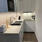 F2 Climatise, Piscine, Parking, A Pied Apartman *