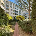 Apartman F2 Climatise, Piscine, Parking, A Pied Antibes