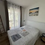 Apartment F2 Climatise, Piscine, Parking, A Pied *
