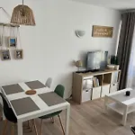 F2 Climatise, Piscine, Parking, A Pied Apartment *