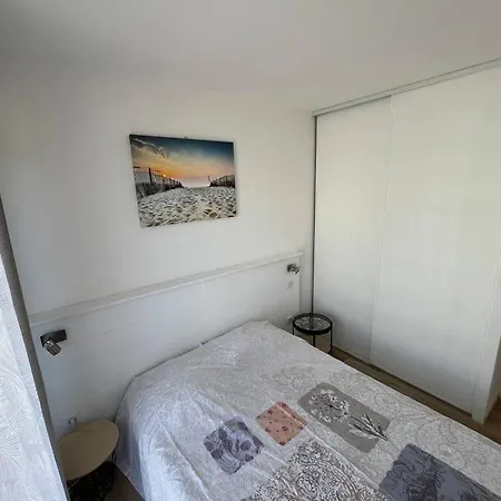 Daire F2 Climatise, Piscine, Parking, A Pied *