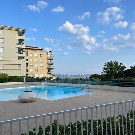 Apartamento F2 Climatisé, Piscine, Parking, à Pied