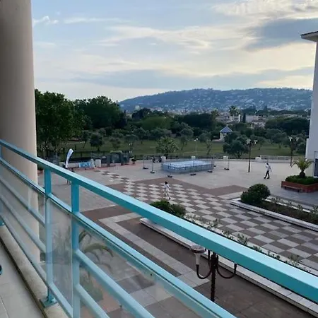 F2 Climatisé, Piscine, Parking, à Pied Apartamento *