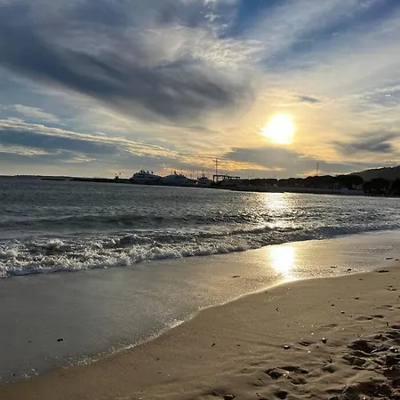 Daire F2 Climatise, Piscine, Parking, A Pied