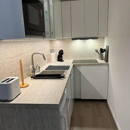 F2 Climatisé, Piscine, Parking, à Pied Apartamento *