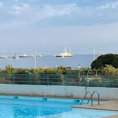 F2 Climatise, Piscine, Parking, A Pied Daire Antibes