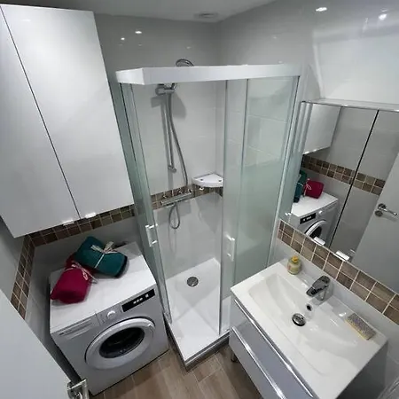 Daire F2 Climatise, Piscine, Parking, A Pied *