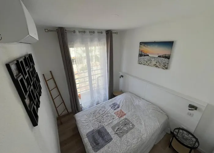 F2 Climatise, Piscine, Parking, A Pied Апартаменты *