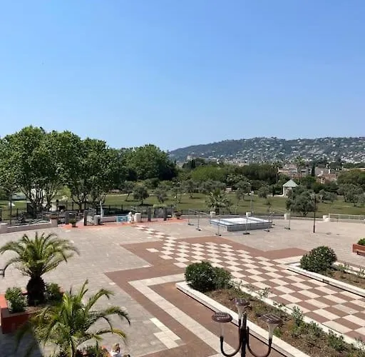 F2 Climatise, Piscine, Parking, A Pied Апартаменты Антиб