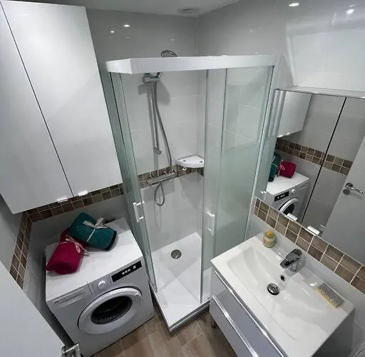 Апартаменты F2 Climatise, Piscine, Parking, A Pied *